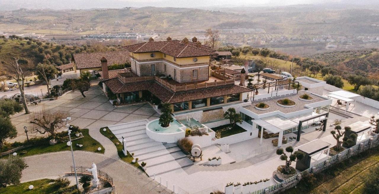 Una Hotels Tenuta Contessa Farm & Spa Cosenza 몬탈토 우푸고 외부 사진