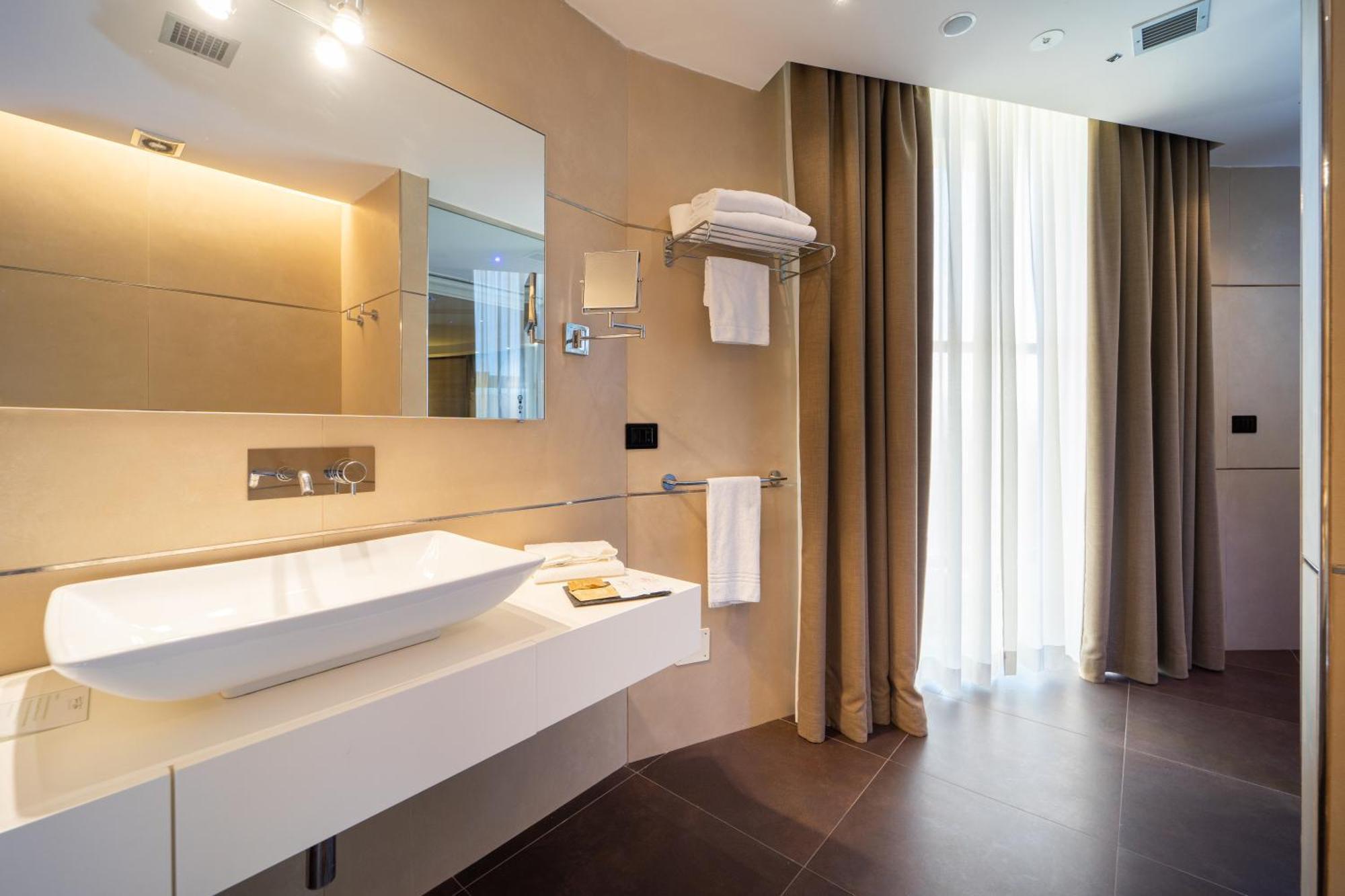 Una Hotels Tenuta Contessa Farm & Spa Cosenza 몬탈토 우푸고 외부 사진