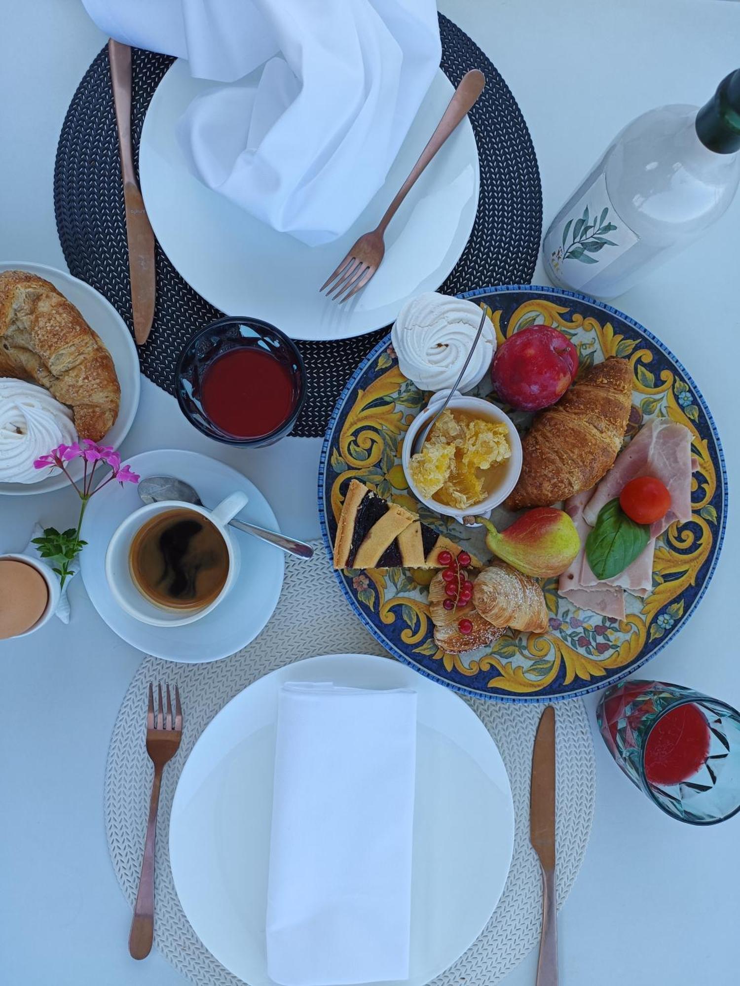 Una Hotels Tenuta Contessa Farm & Spa Cosenza 몬탈토 우푸고 외부 사진