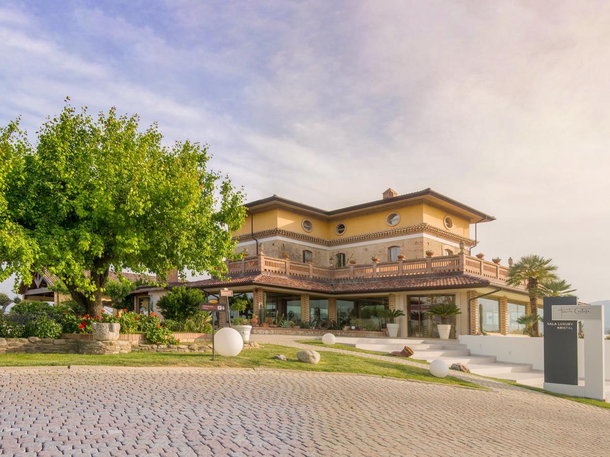 Una Hotels Tenuta Contessa Farm & Spa Cosenza 몬탈토 우푸고 외부 사진